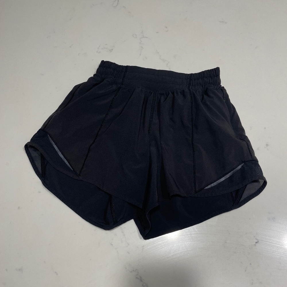 LULULEMON hottie hot 4” shorts low rise size 2